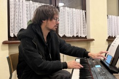 20251210_190030576_iOS